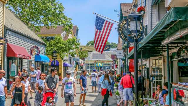 Shopping In Newport Ri Find Markets Boutiques Souvenirs