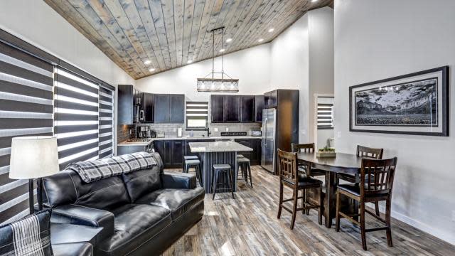 Vacation-Rentals-Living-Room