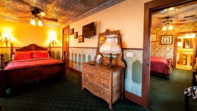 Hotels-Motels-Room