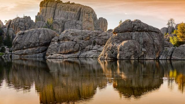 Custer-State-Park-Lake