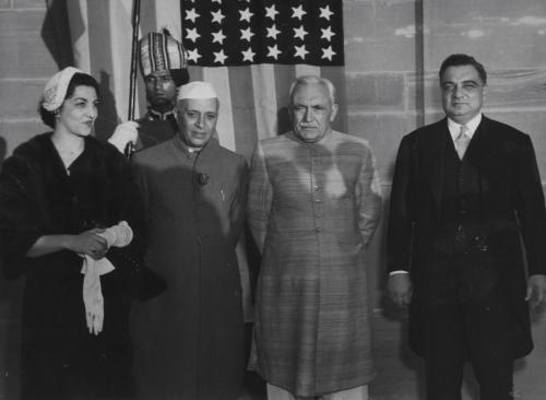 Nahid stands with other political dignitaries including Prime Minister of India and President of Pakistan (her husband)