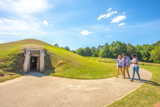 Ocmulgee Mounds Earth Lodge