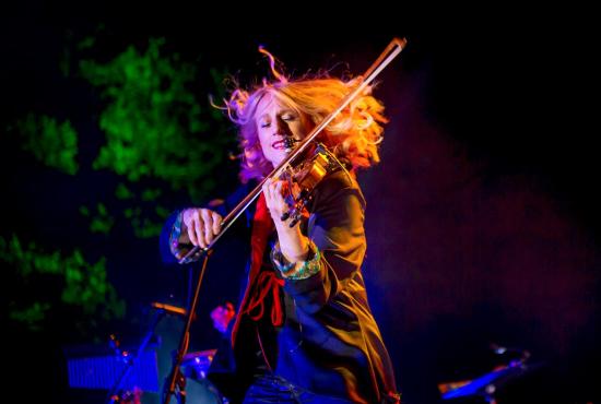 Daisy Jopling live performance