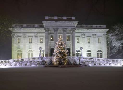 White Christmas In Theaters 2022 Rhode Island Your Guide To Christmas In Newport 2021