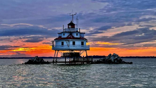 thomas point lighthouse