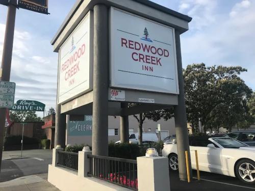 Redwood Creek Inn Sign