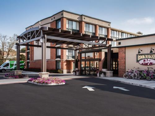 holiday inn saratoga springs