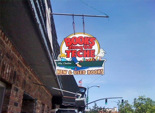 Books Along the Teche sign for New and Used Books in Lafayette