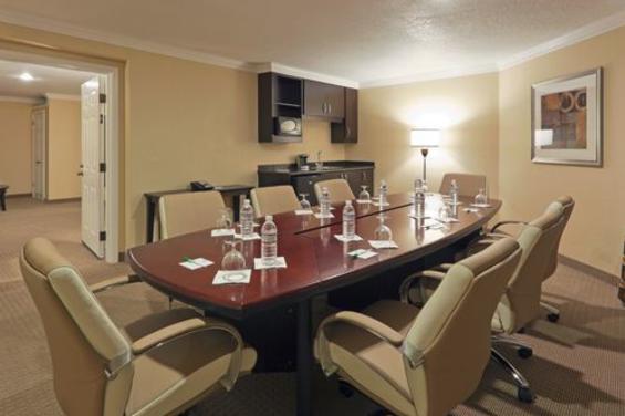 Holiday Inn & Suites San Mateo San Francisco SFO (4) - Boardroom 2