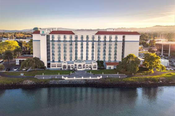 Embassy-Suites-SFO-Waterfront-Outside