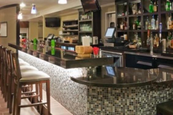 holiday-inn-hotel-and-suites-san-mateo-2531611855-16x5.jpg