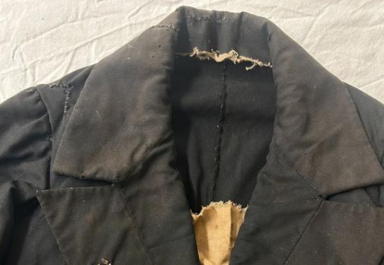 Museum Exhibition: 1 idea x 2 objects x 8 histories