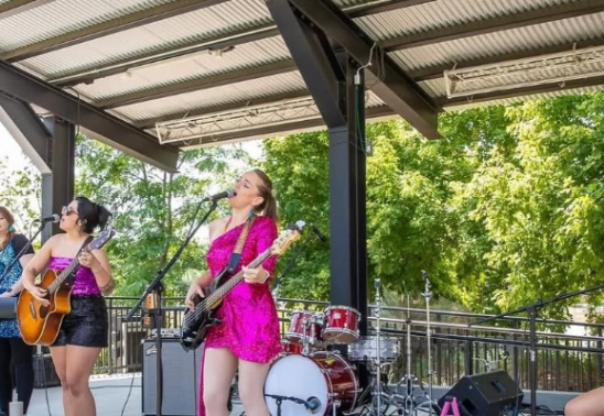 Live music w/ Fancy Bits