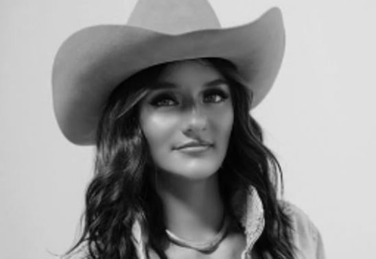 Live Music w/ Rayna Jeannelle