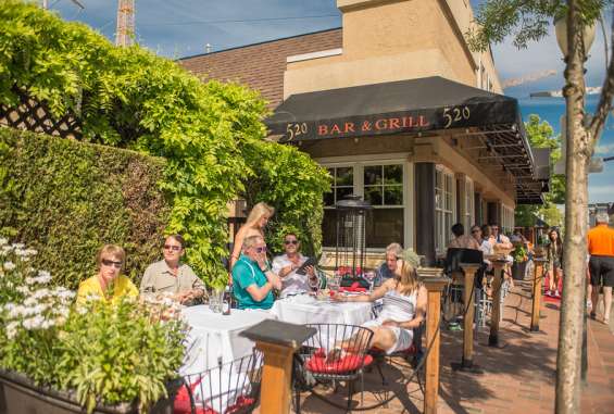 Al Fresco Dining: Outdoor Dining in Bellevue, WA