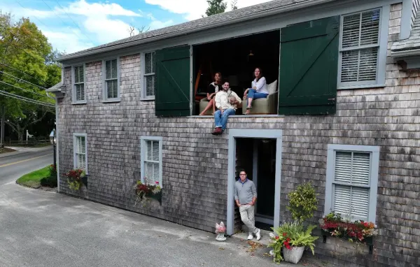 Tracker Home Décor building