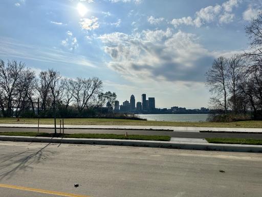 Riverside Dr Reopened