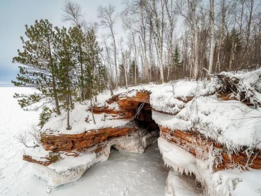 Ice Caves in Winter Lakeshore Trail