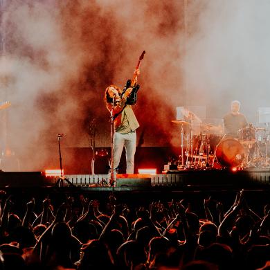 The band Snow patrol performing on stage