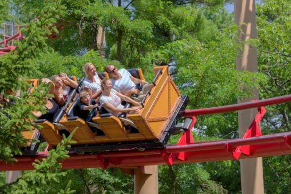 12 Best Amusement Parks Near NYC For For A Thrilling Excursion