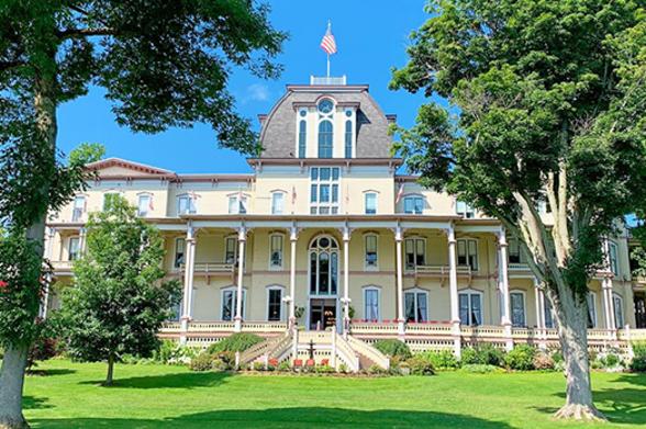 Athenaeum Hotel The grand Athenaeum Hotel at the Chautauqua Institution on a bright and sunny day