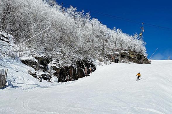 Sun Valley's snow guns boost base in lean winter, Recreation