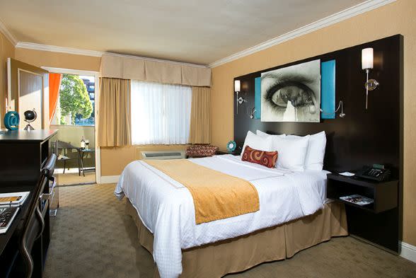 The Dylan Deluxe Queen room