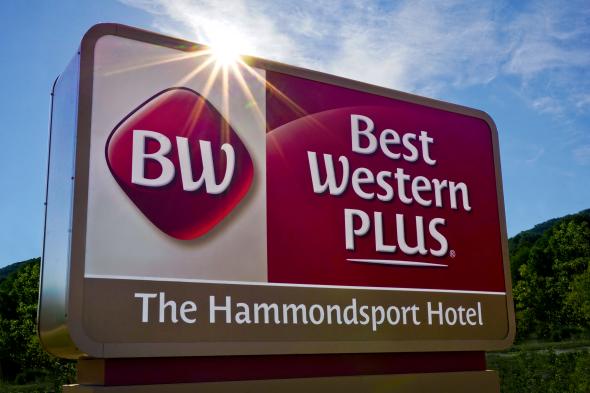 Best Western Plus Hammondsport Sign