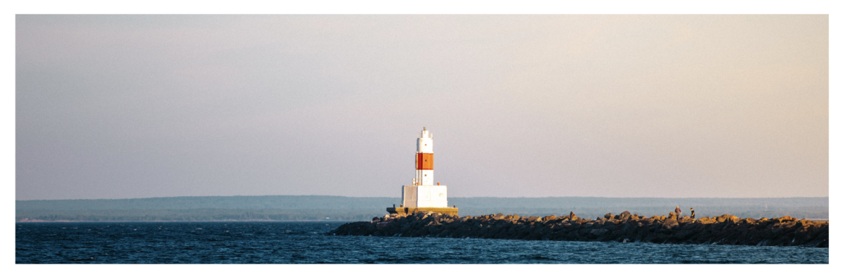 Presque isle harbor lighthouse, lake superior