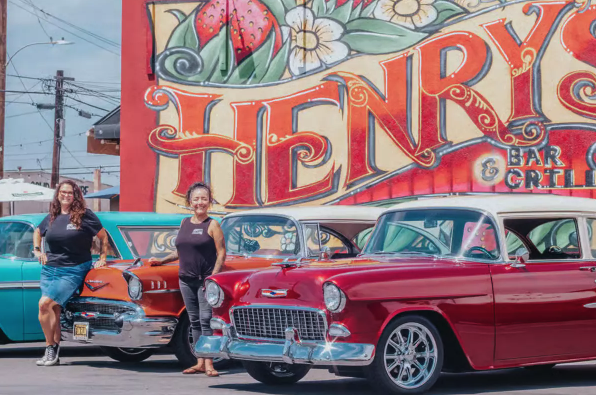 Henry’s Bar & Grill