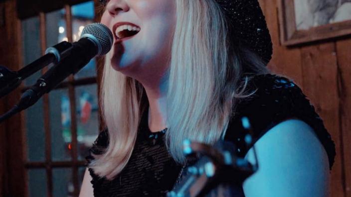 Live Music on Lake Travis - Meg Groves