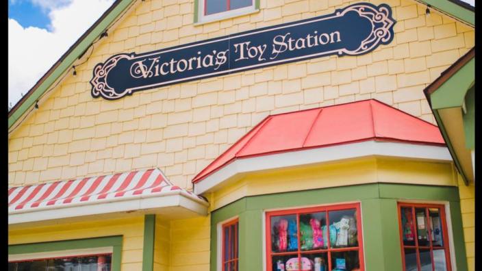 Victoria's Toy Station