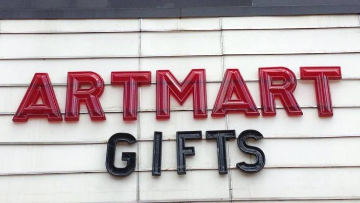 Mart art outlet