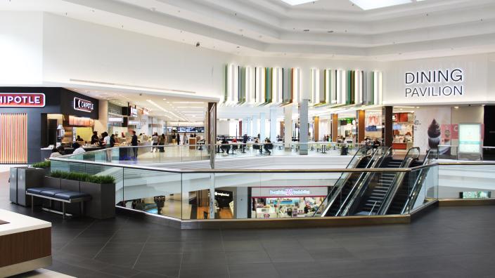 Restaurants near woodfield mall with outdoor seating online