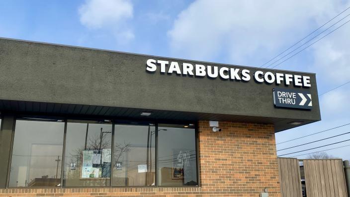 Starbucks arlington outlet