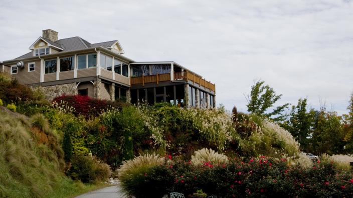 Wolfe winery outlet