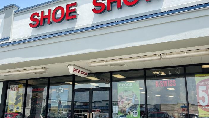 Crocs shoe show online