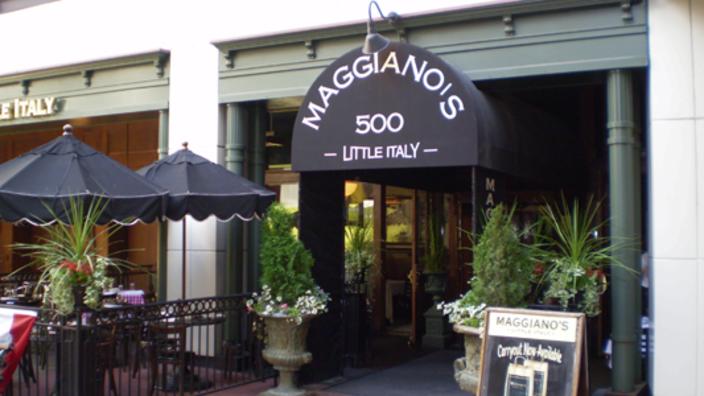 Maggiano's outdoor seating store