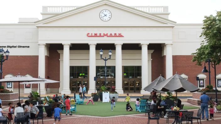 Fairfax_332_Fairfax_Corner_965