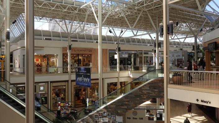 Hulen Mall