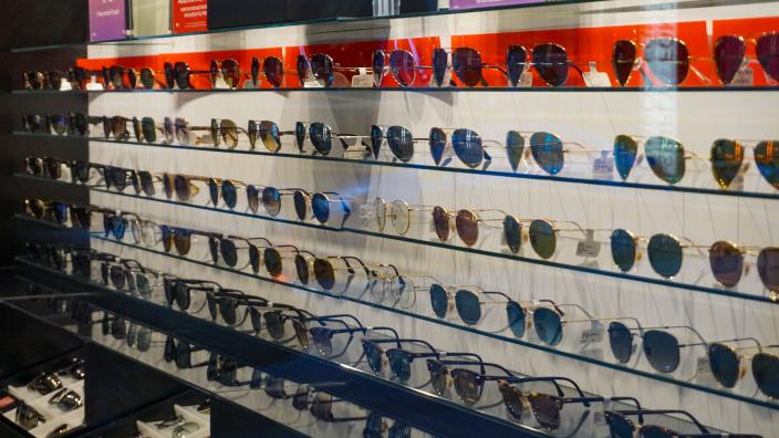 Amazon.com: Sunglass Hut Collection Unisex Sunglasses Black Frame, Dark  Green Lenses, 0MM : Clothing, Shoes & Jewelry