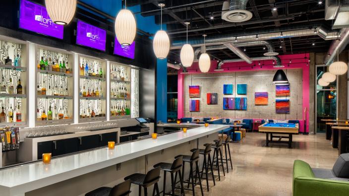 W XYZ Bar