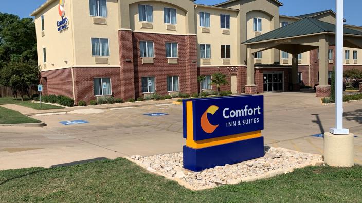 Comfort inn best sale & suites