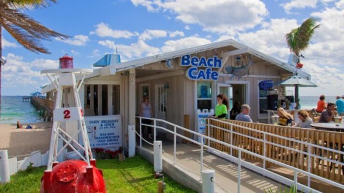 The on sale beach cafe