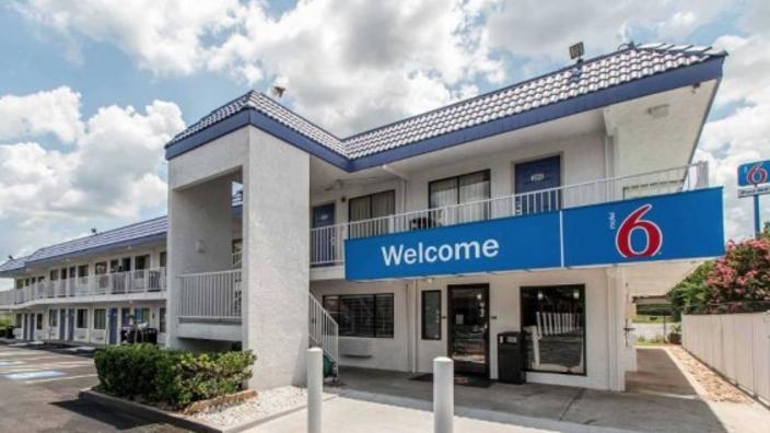 Motel6Norcross_BBCB331C-FA67-