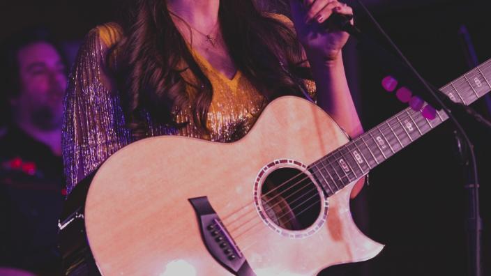 Jenny Tolman Live Graphic
