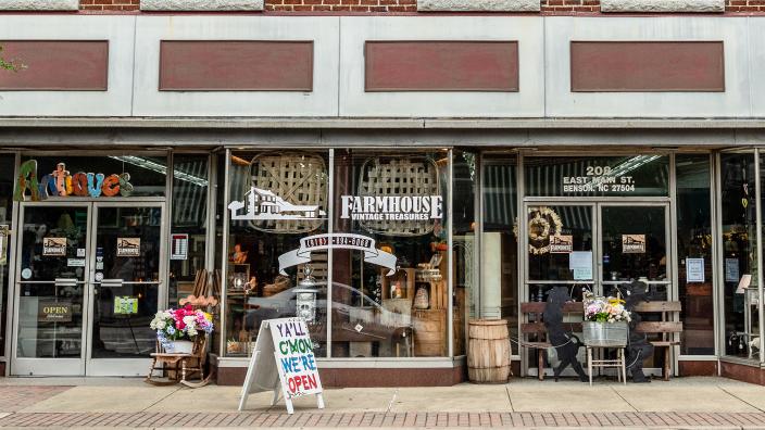 Marketing Vintage Treasures: Strategies to Attract Enthusiasts and Collectors