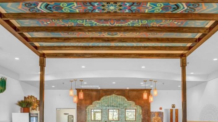Tiffin's India Cafe