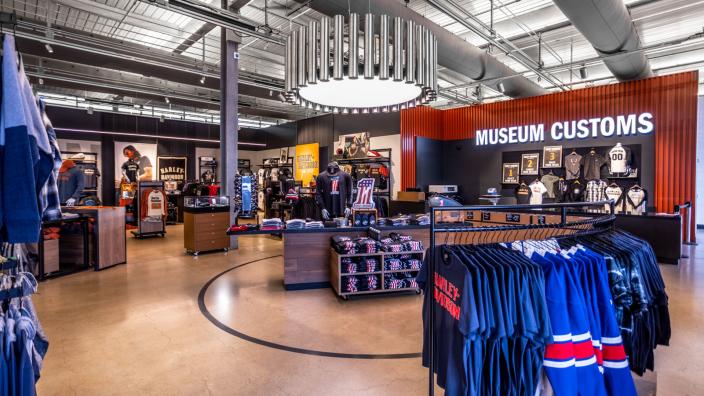 Yankees Clubhouse Shop - Sporting Goods Retail in Theater District