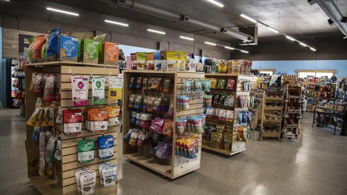 Chow Down Pet Supplies